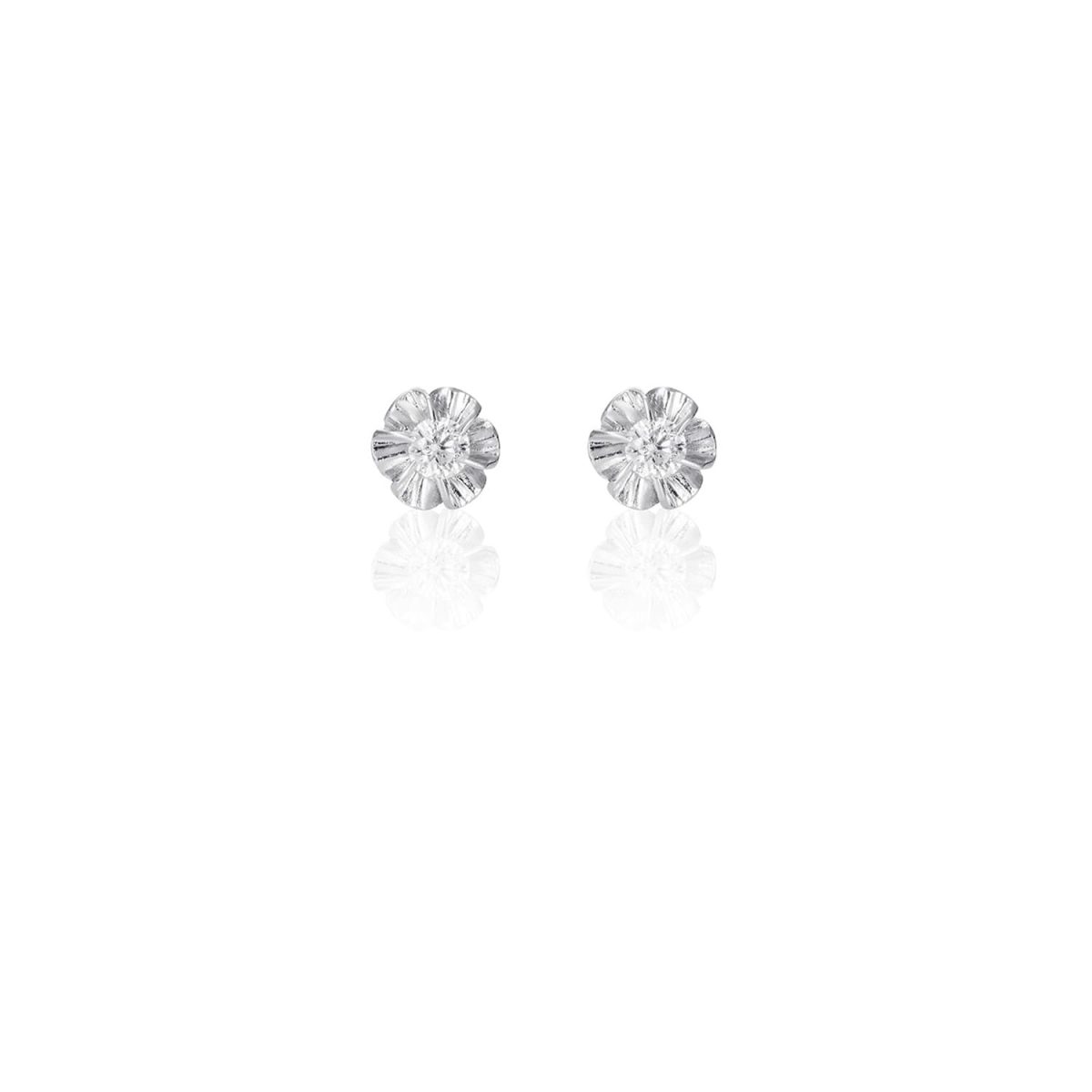 Pendientes Grace Pendientes de oro blanco de 18K adornados con 0,12ct de diamantes talla brillante.