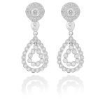 Pendientes Ensemble Pendientes de oro blanco de 18K compuestos de dos partes que nos ofrece una doble versión día-noche con 1,20ct de diamantes talla brillante.