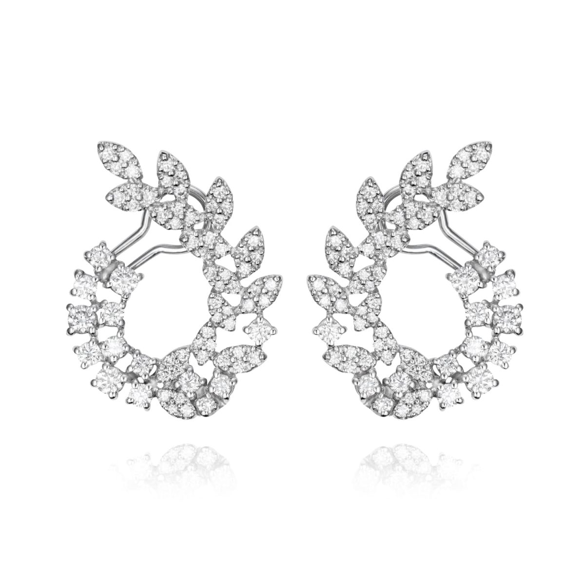 Pendientes Fierce Pendientes de oro blanco de 18K adornados con 2,12ct de diamantes talla brillante.