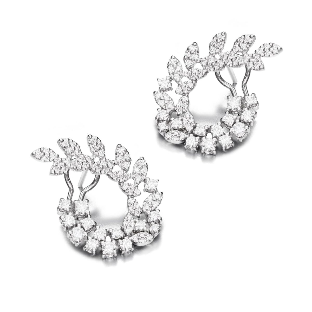 Pendientes Fierce Pendientes de oro blanco de 18K adornados con 2,12ct de diamantes talla brillante.