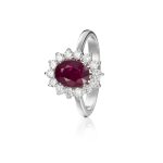 Anillo Colour Anillo de oro blanco de 18K con un rubí natural talla oval, adornado con 0,53ct de diamantes talla brillante.(Este producto tiene características especiales que determinan su precio. Consúltanos para obtener más detalles.)