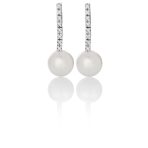 Pendientes Pearl Pendientes de oro blanco de 18K adornados con 0,18ct de diamantes talla brillante y una pareja de perlas cultivadas.