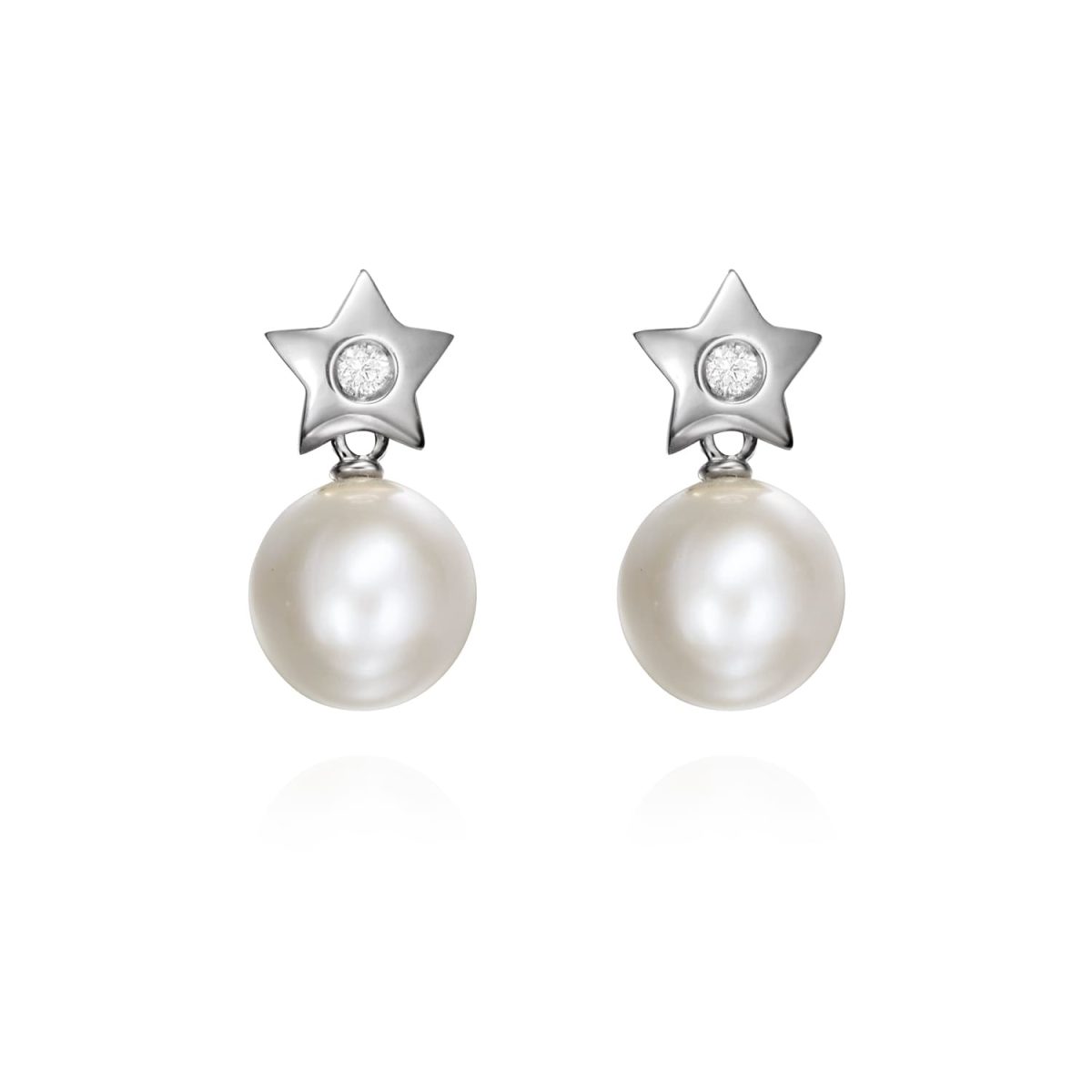 Pendientes New PEARL - GAYUBO — Home Of Classic Jewelry Pendientes de oro blanco de 18K adornados con 0,16ct de diamantes talla brillante y una pareja de perlas cultivadas.