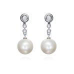 Earrings New PEARL - GAYUBO — Home Of Classic Jewelry 18K white gold earrings decorated with 0,21ct of brilliant cut diamonds and a pair of cultivated pearls.