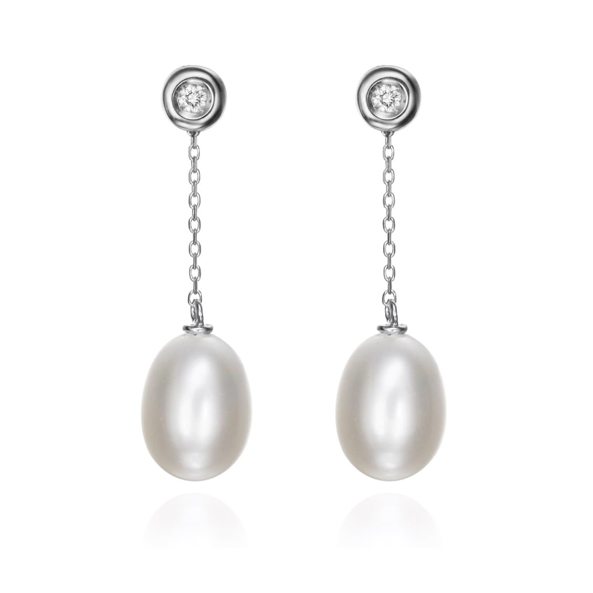 Pendientes New PEARL - GAYUBO — Home Of Classic Jewelry Pendientes de oro blanco de 18K adornados con 0,08ct de diamantes talla brillante y una pareja de perlas cultivadas.